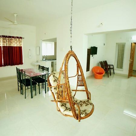 Truelife Homestays - Alamelu Avenue - Fully Furnished Ac 2Bhk Apartments In Tirupati - Walkable To Restaurants & Super Market - Fast Wifi - Kitchen - Easy Access To Airport, Railway Station, Sri Padmavathi & Tirumala Temple 外观 照片